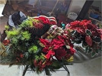 Christmas Wreaths, Headstone Saddle