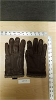 Wilsons Leather Gloves, Size M