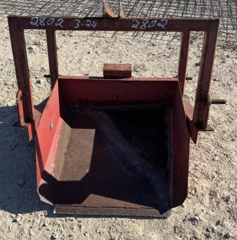 L4 - Rear tractor Bucket scoop