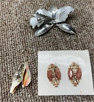 Lapel pin & 2 sets Earrings