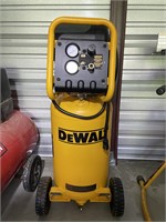 DeWalt D55168 15 gal Portable Air Compressor