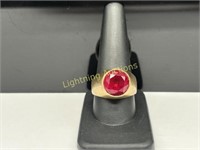 10K YELLOW GOLD RUBY STONE RING