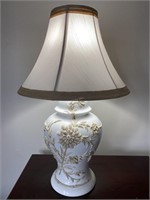 Pretty porcelain table lamp   - S