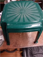 green plastic patio end tables