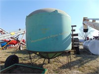 2000 GALLON H20 WATER TANK AND CRADLE