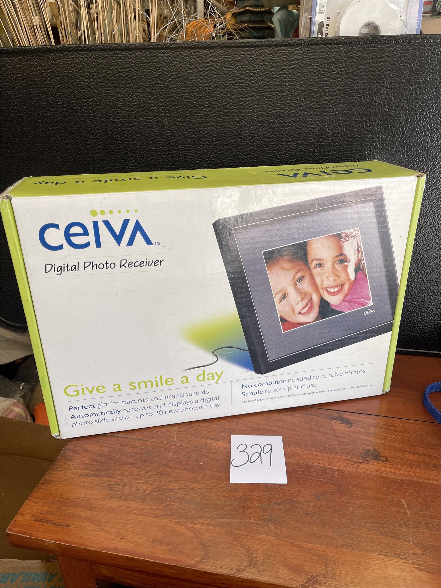 Ceiva digital photo receiver