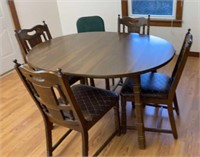 Dinner Table With 1 leaf, 4 Matching Chairs, & a