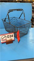Grocery basket with handles