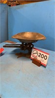 Counter scale with brass tray and beam
