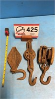 Assorted wood and metal pulleys 3