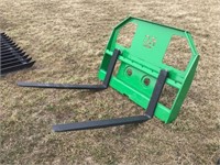 New/Unused KC Universal Fork Attachment- Green
