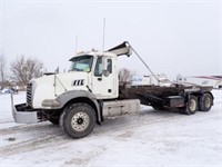 2013 Mack GU813 T/A Rolloff Truck 1M2AX13C9DM01933