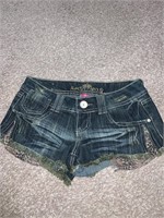 ALMOST FAMOUS WMNS DESIGN MINI BLUE SHORT SZ3 HB48