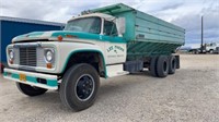 1966 Ford 800 Truck