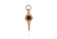 Early Victorian rose gold & agate watch key