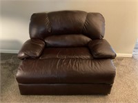 58" Lane leather oversized chair with electric