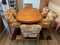 Douglas furniture Oak kitchen table with 6 roll