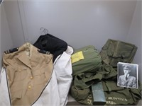 US Militaria Lot – sleeping bag, duffle bags,