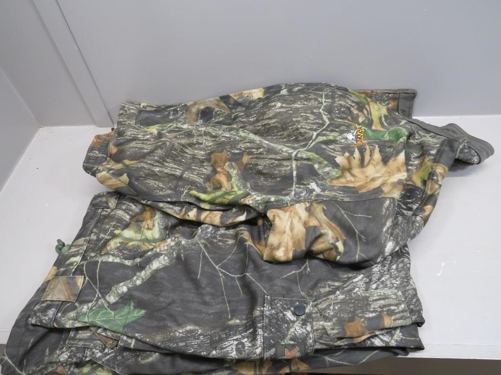 Scent-Lock Camo Hunting Outfit – XL zipper jacket