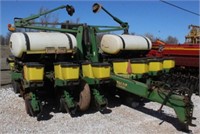 JOHN DEERE 1760 ROW PLANTER