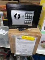 NEW SAFE WITH KEY