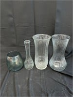 4 Vases