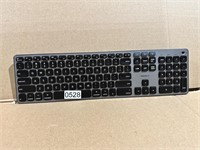 Macally bluetooth keyboard for Mac used