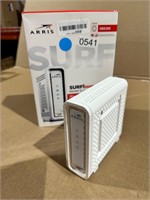 Arris Surfboard SB8200 wifi router unused no cords