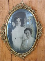 Vintage Bubble Frame of Sisters