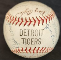 1967 Detroit Tigers Signed Baseball Al Kaline HOF