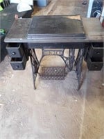 Vintage/Antique Singer Sewing Machine