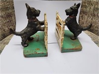 Cast Iron Dog Bookends