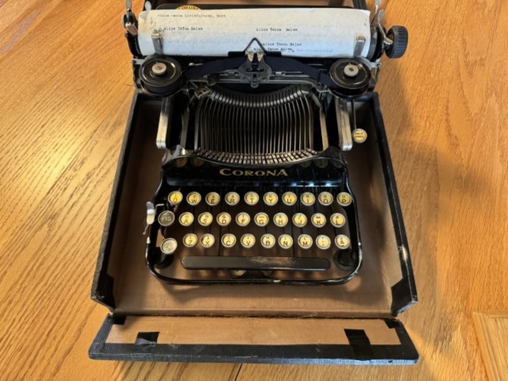 Antique Corona 3 Standard Folding Typewriter