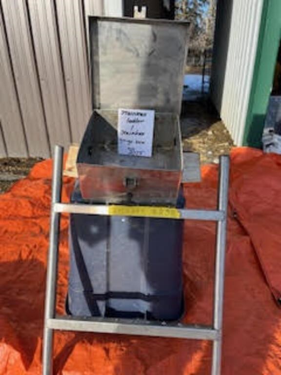 stainless steel ladder and gauge box