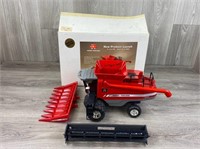 Massey Ferguson 9895 Combine, 2006 New Product Lau