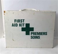 Vintage Metal Hanging First Aid Box. Z7F