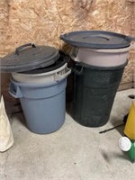 4 plastic garbage cans
