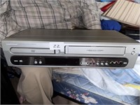 MAGNOVOX DVD AND VHS UNIT