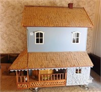 Wooden Doll House with furniture/Accessories