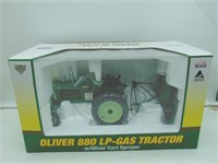 Oliver 880 LP w/ sprayer cart
