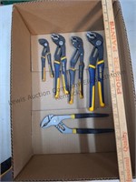 Box lot, slip pliers 1 Stanley and 4 Iwin (Vice