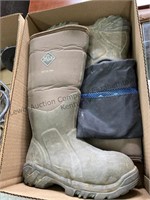 Muck boots size 7.5 men’s or women’s 8.5