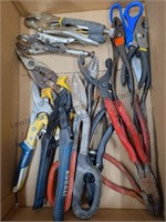 Miscellaneous hands tools,
Including tin snips,
