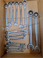 Box lot, Ratcheting wrenches.
Box end ratchets
