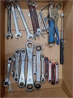 Box lot Miscellaneous tools Ratcheting wrenches,