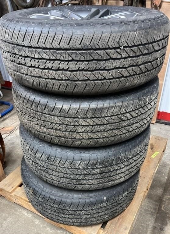 Set of 4 Hankook Dynapro AT2 275/60R20 115T Truck