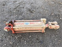 Cross red hydraulic cylinder