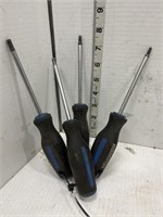 4 mastercraft screwdrivers