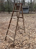 6' A FRAME WOODEN LADDER