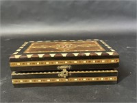 Wooden Vintage Portable Chess Set
